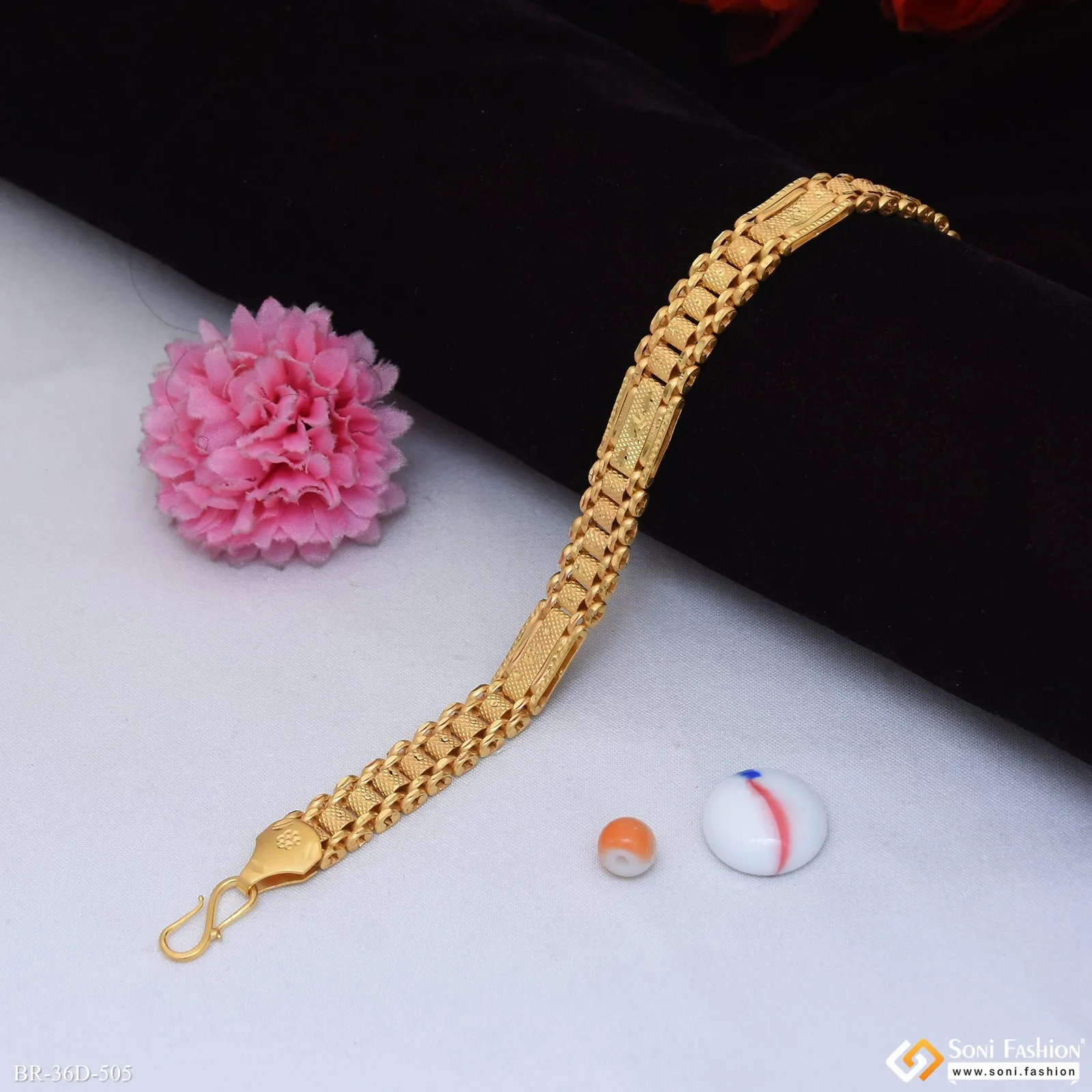 1 Gram Gold Plated Glamorous Design Box Bracelet for Men - Style D505
