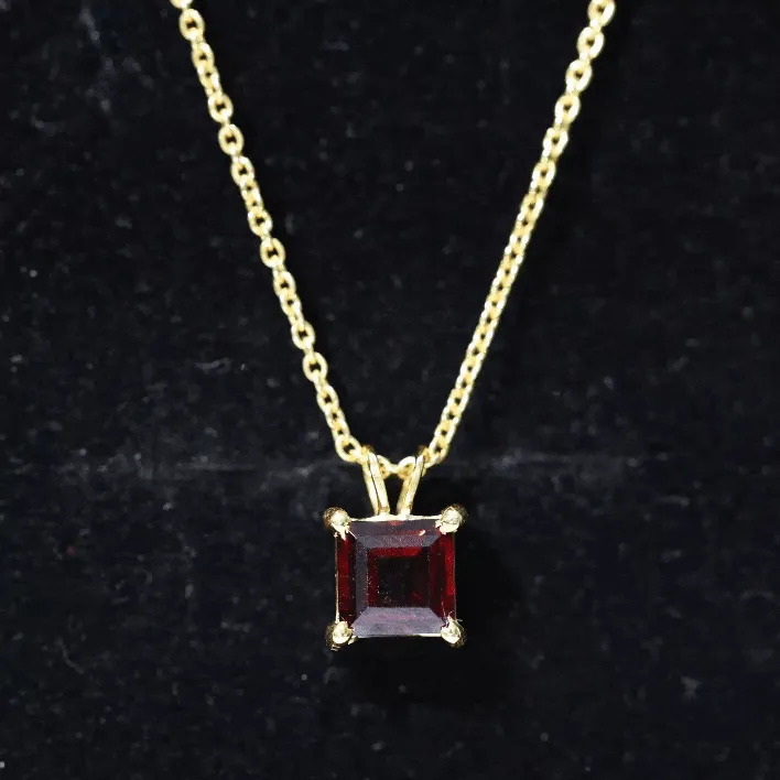 1.50 CT Princess Cut Garnet Solitaire Pendant