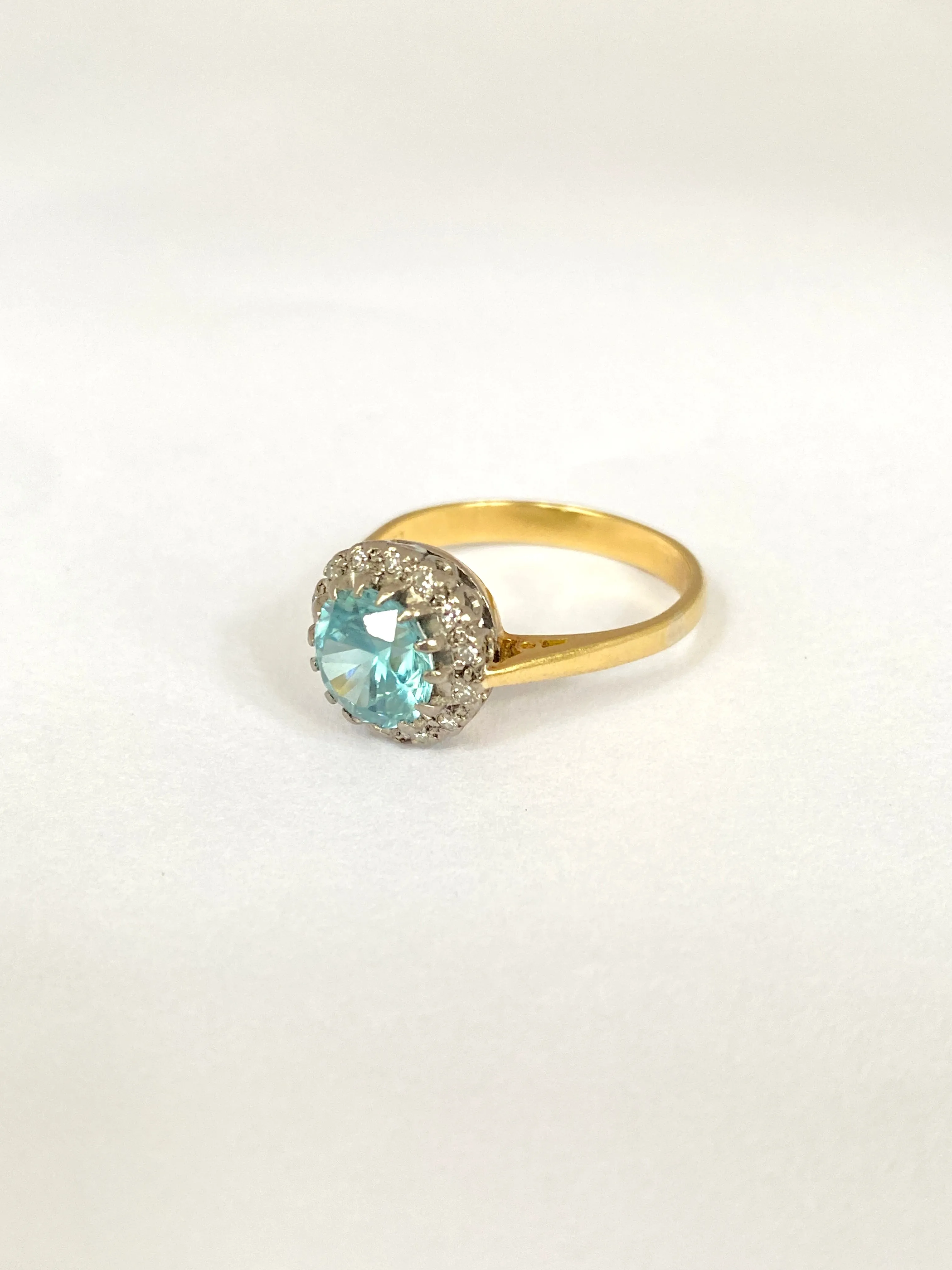 18ct Gold, Vintage Blue Zircon and Diamond Cluster Ring, Hallmarked 18ct Gold