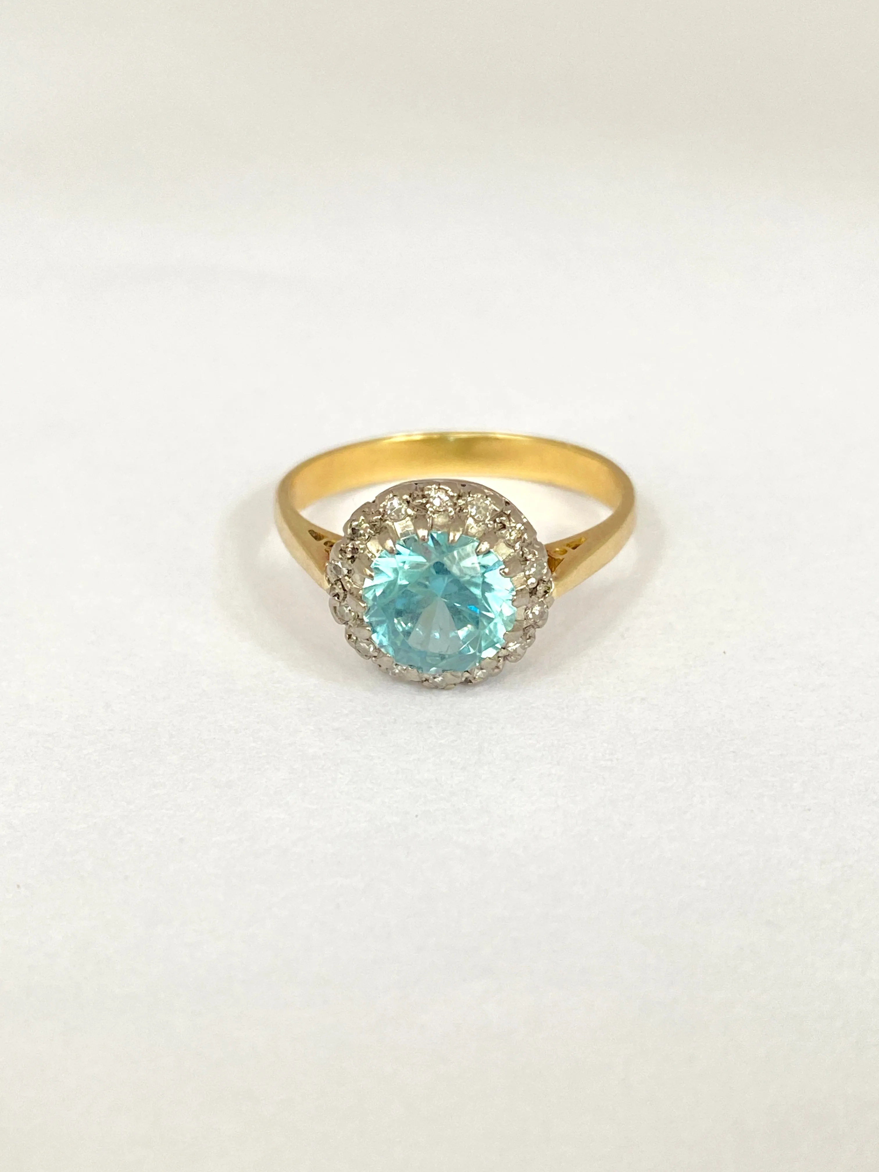 18ct Gold, Vintage Blue Zircon and Diamond Cluster Ring, Hallmarked 18ct Gold