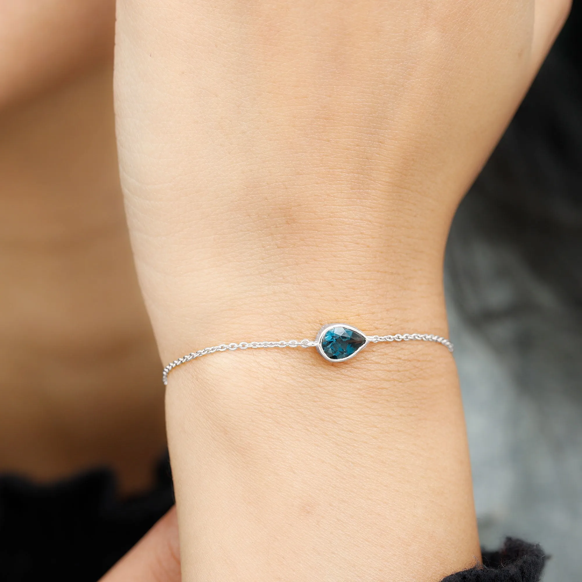 3/4 CT Pear Cut London Blue Topaz Solitaire Gold Chain Bracelet