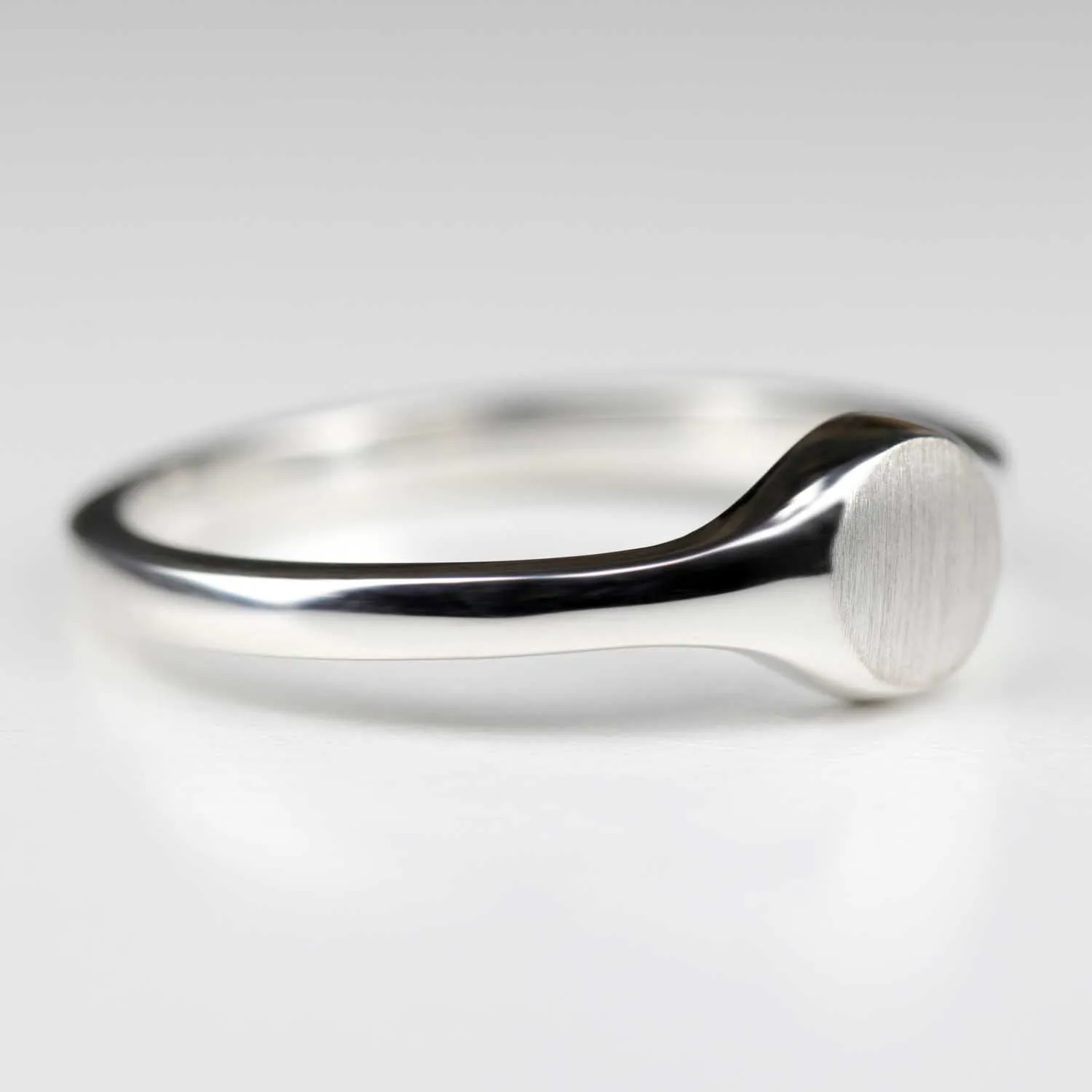 6x6mm Round Signet Ring