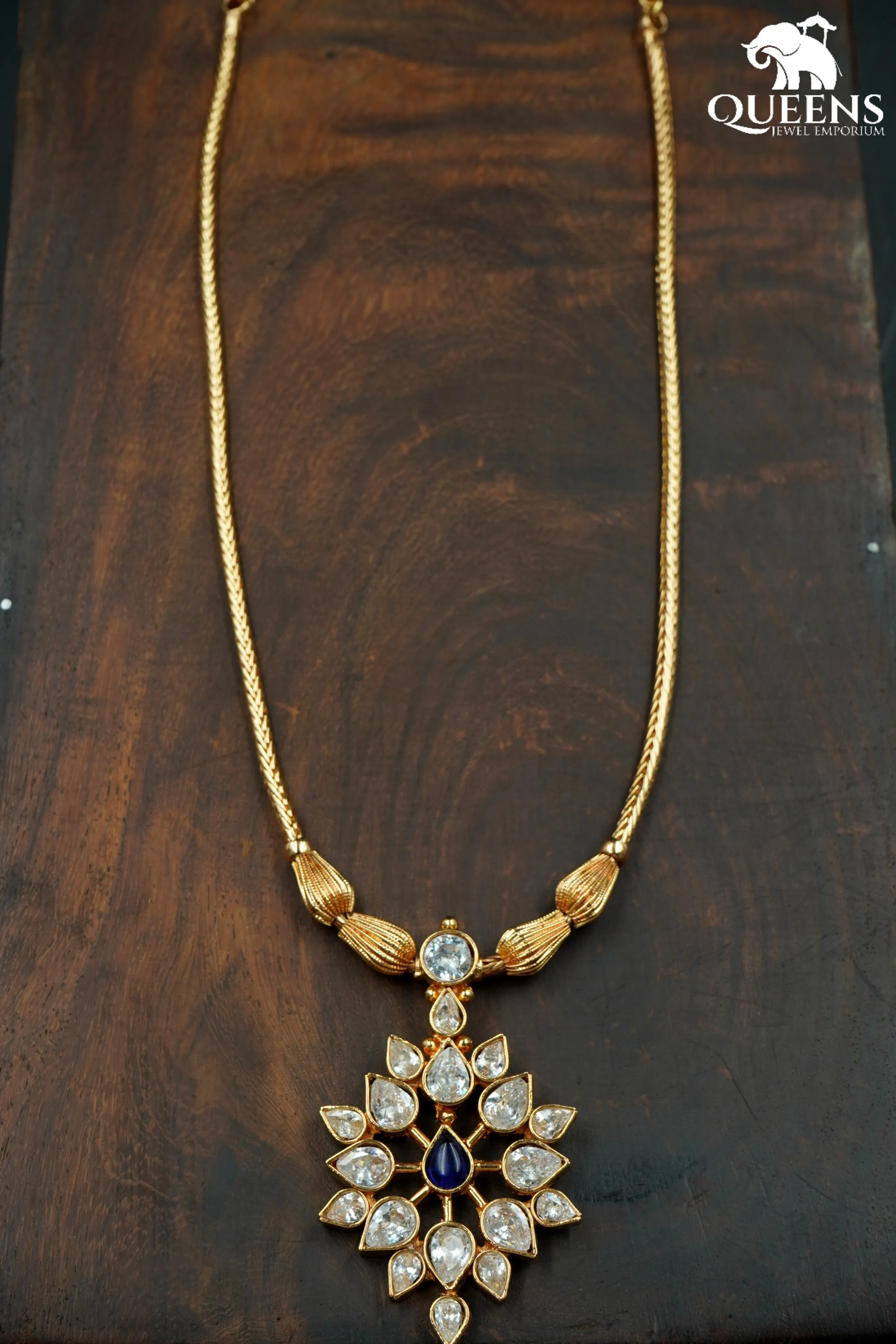 ANIKHA KEMP NECKLACE  - WHITE