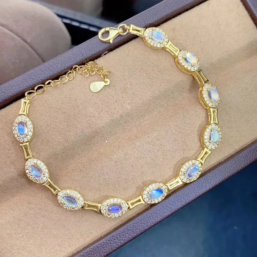 Bracelet with natural LUKENI moonstone