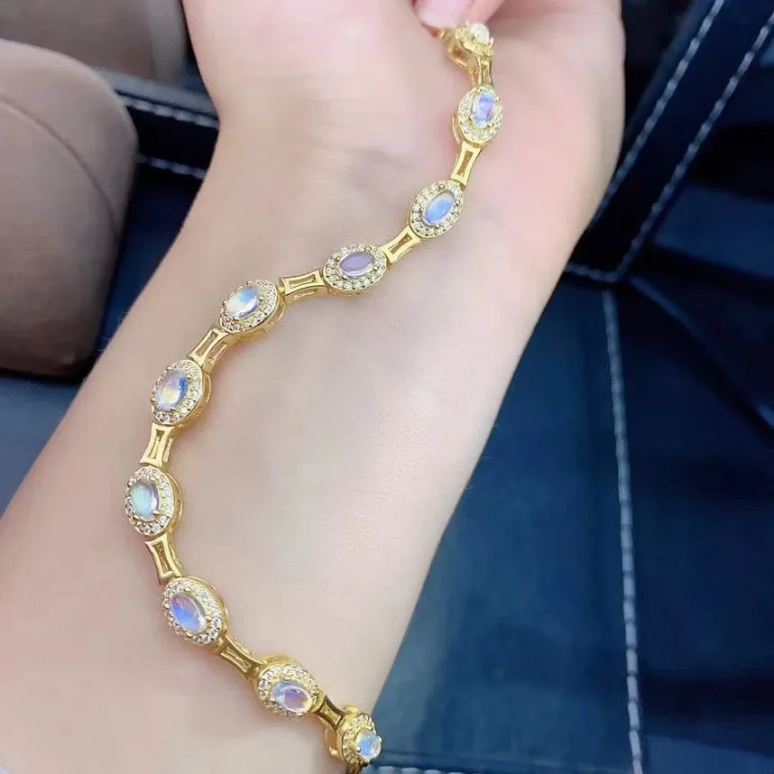Bracelet with natural LUKENI moonstone