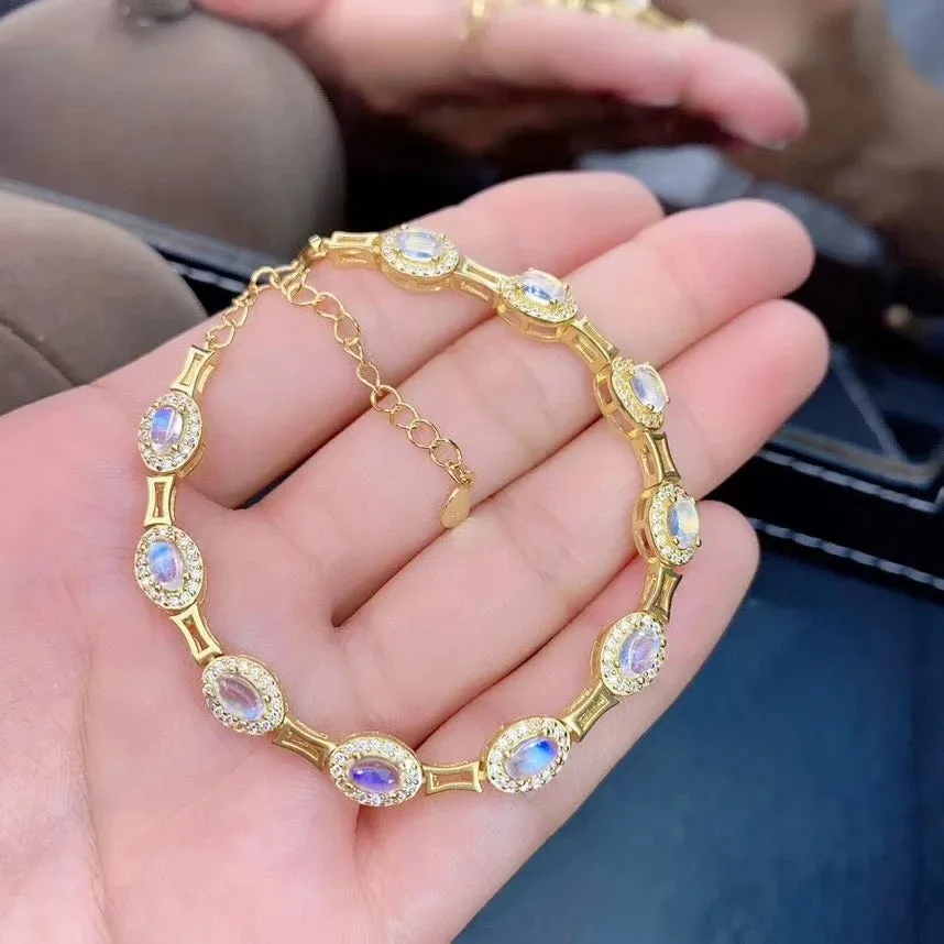 Bracelet with natural LUKENI moonstone