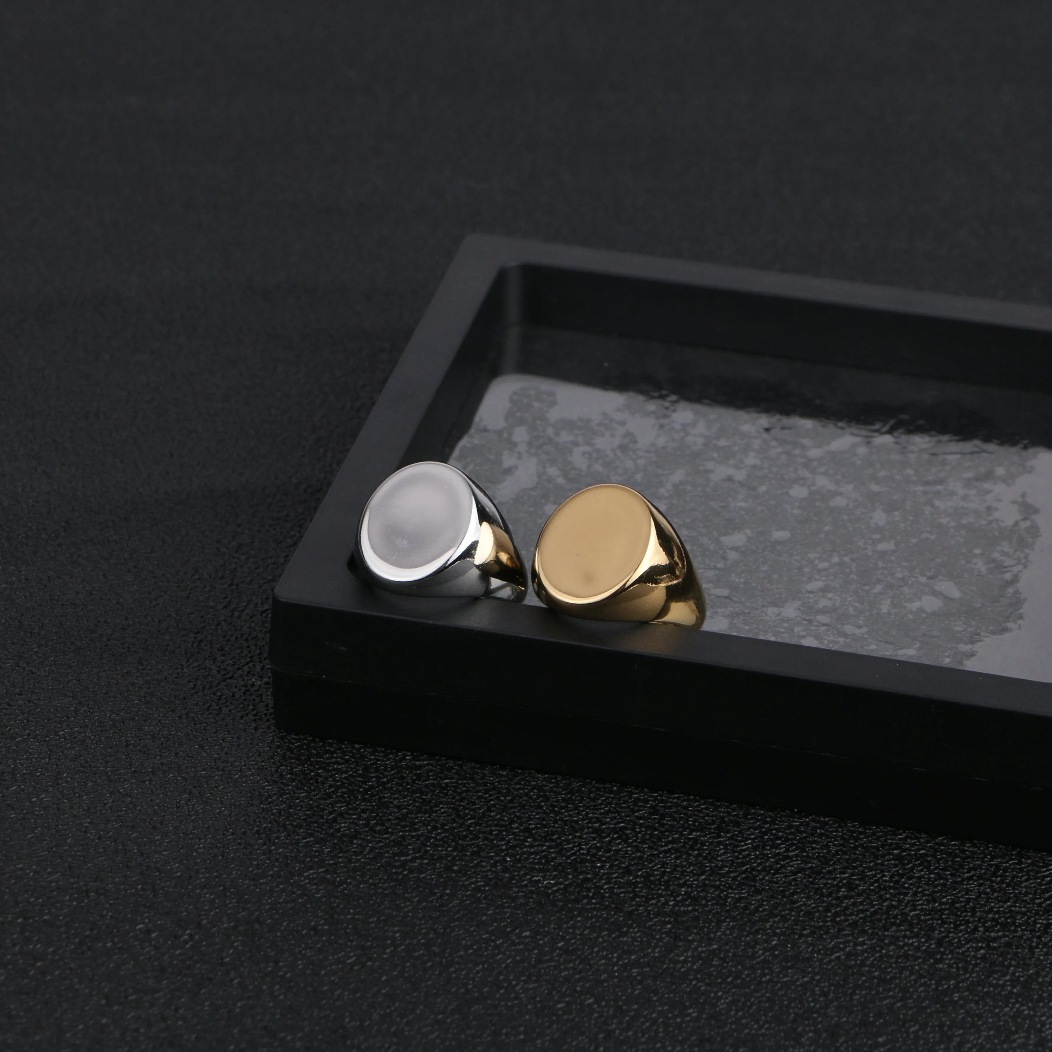 Classic Signet ring