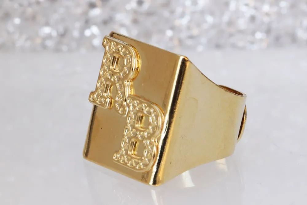CUSTON SIGNET RING