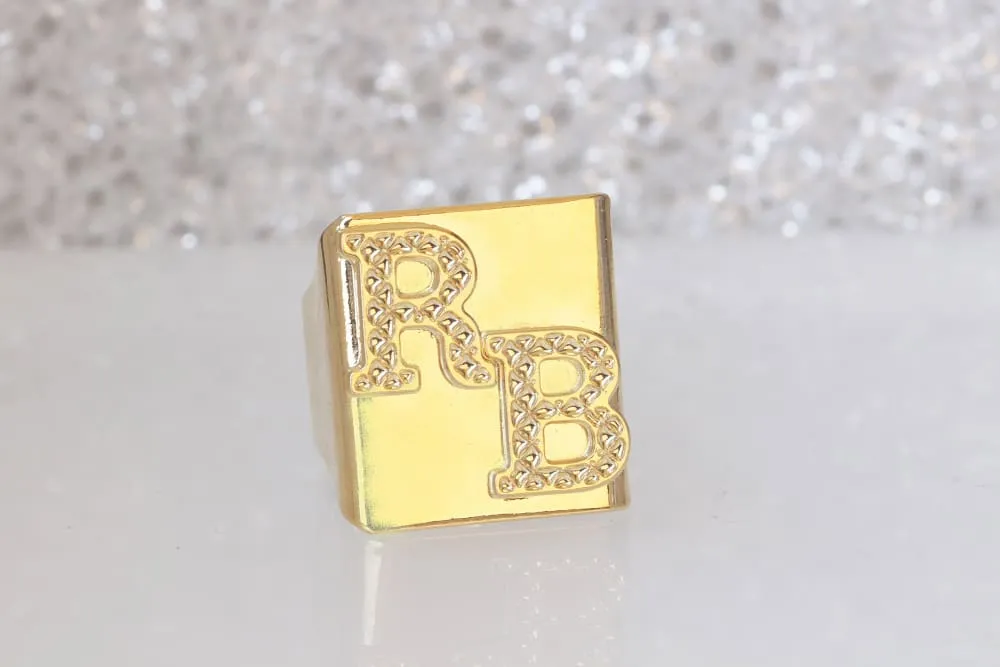 CUSTON SIGNET RING