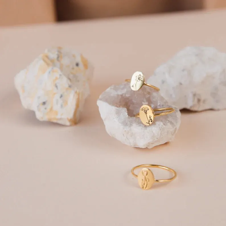 Dainty Personalized Oval Signet Name Ring