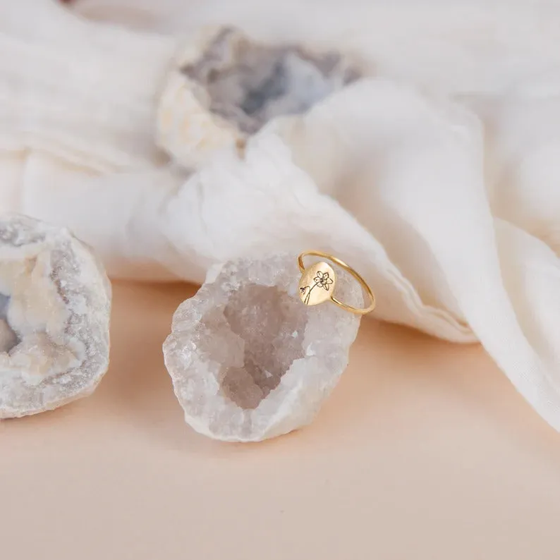 Dainty Personalized Oval Signet Name Ring