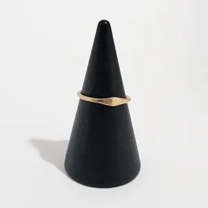 Dainty Signet Ring in 14 Karat Yellow gold