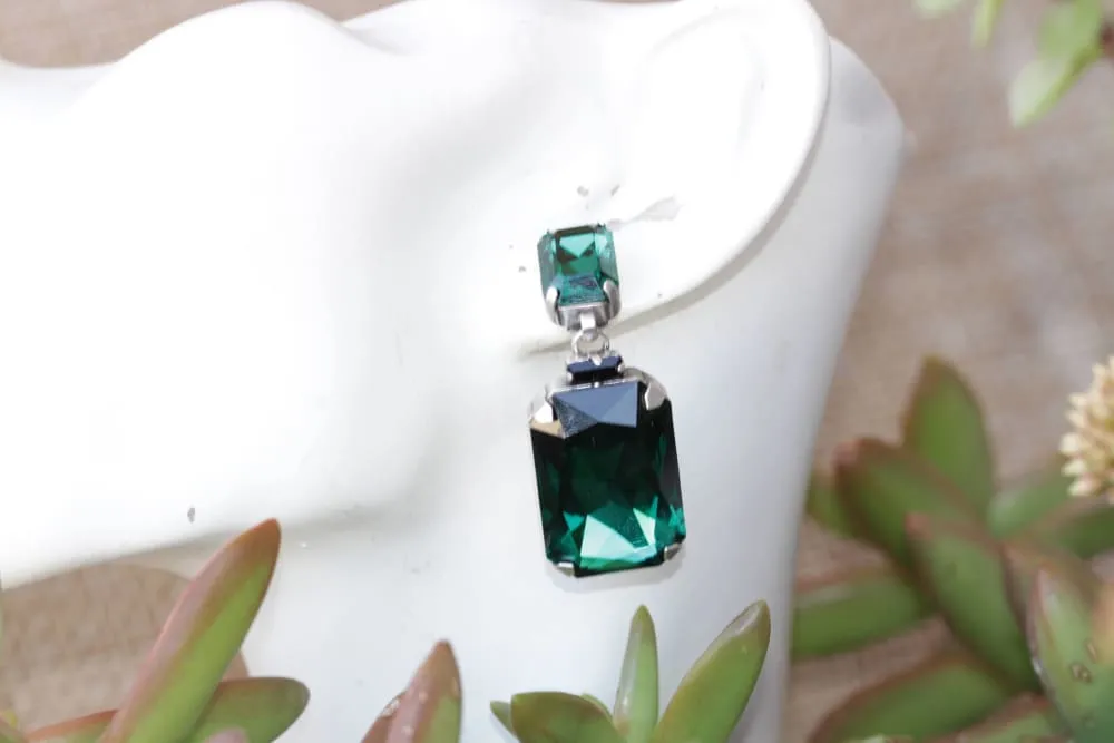 EMERALD SIGNET RING