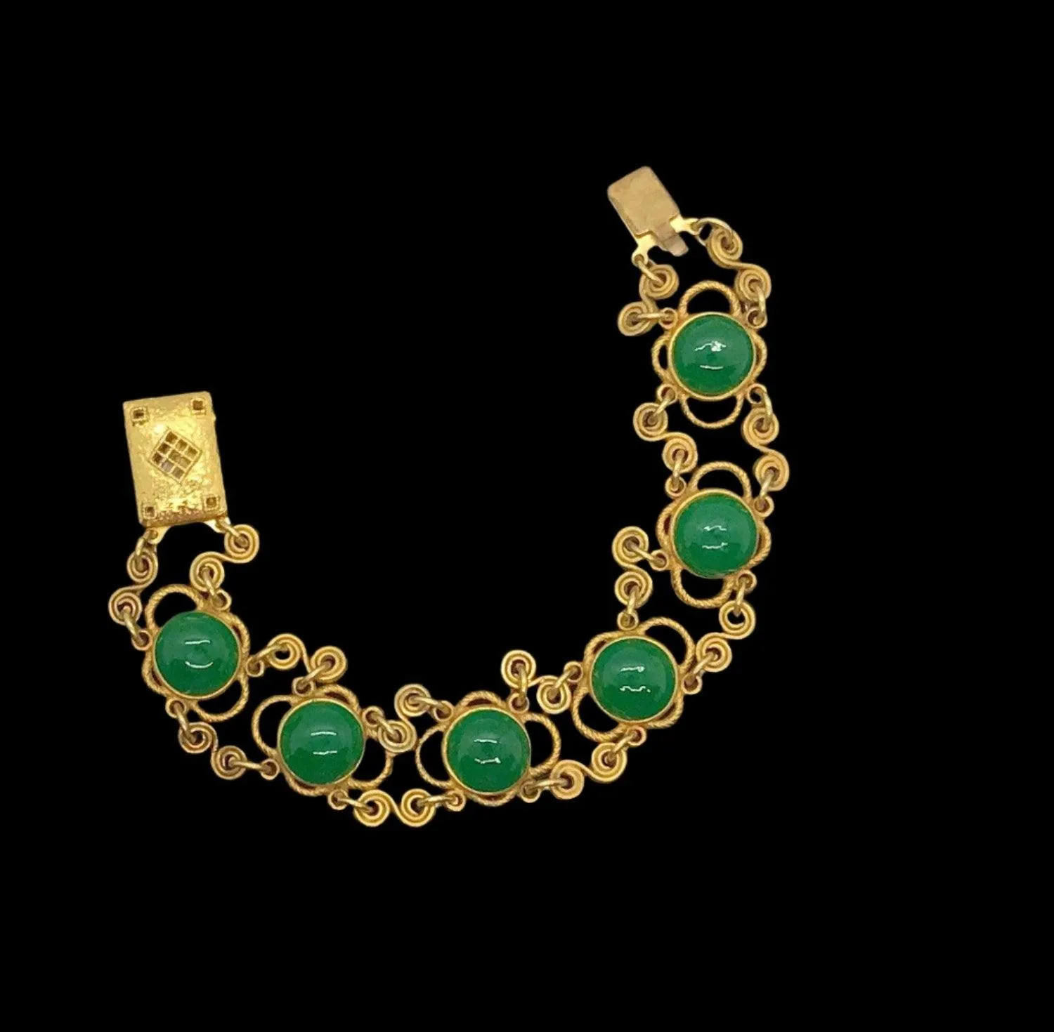 Exceptional Craftsmanship : Vintage Bracelet in Green and Gold