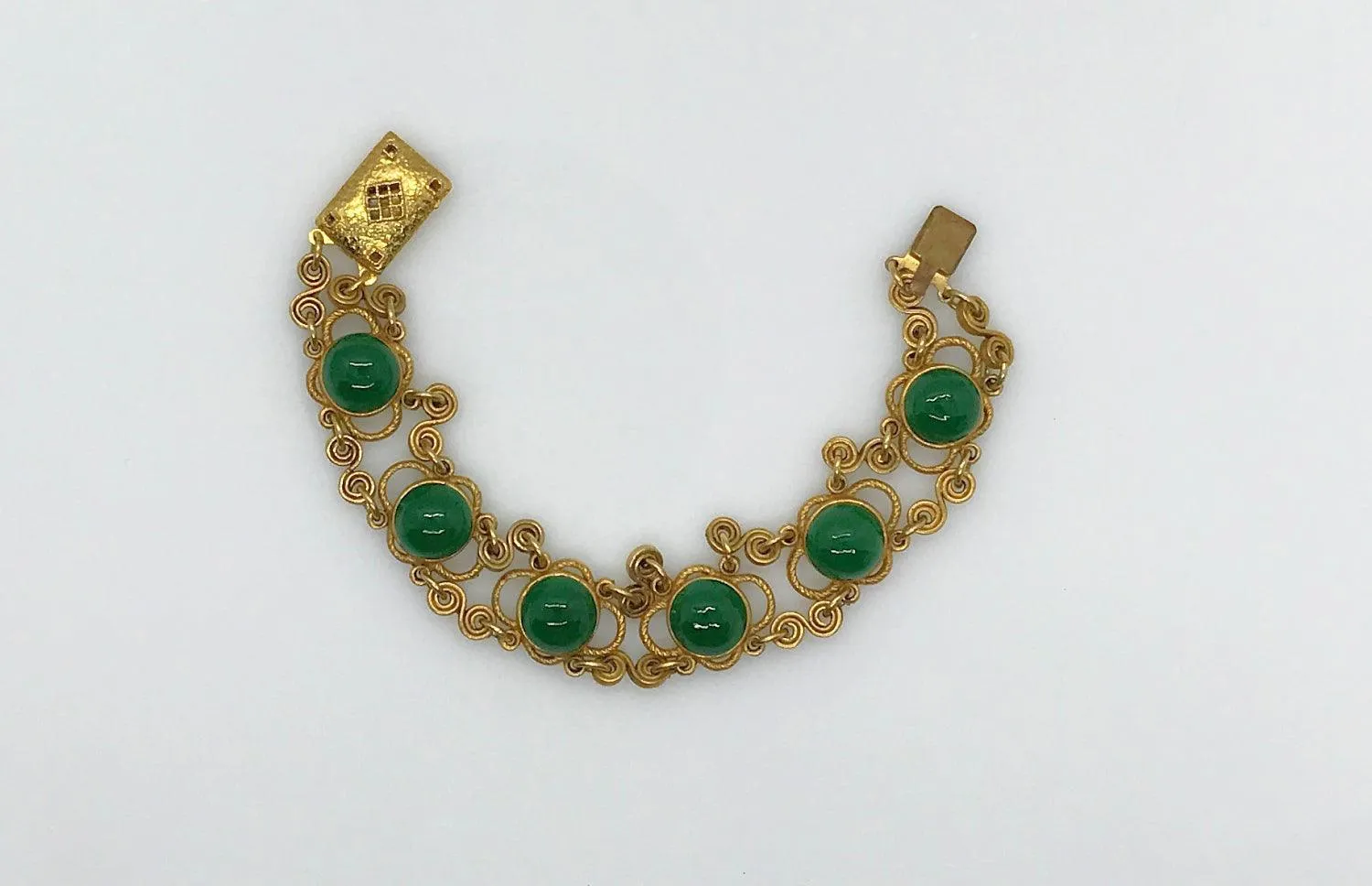 Exceptional Craftsmanship : Vintage Bracelet in Green and Gold