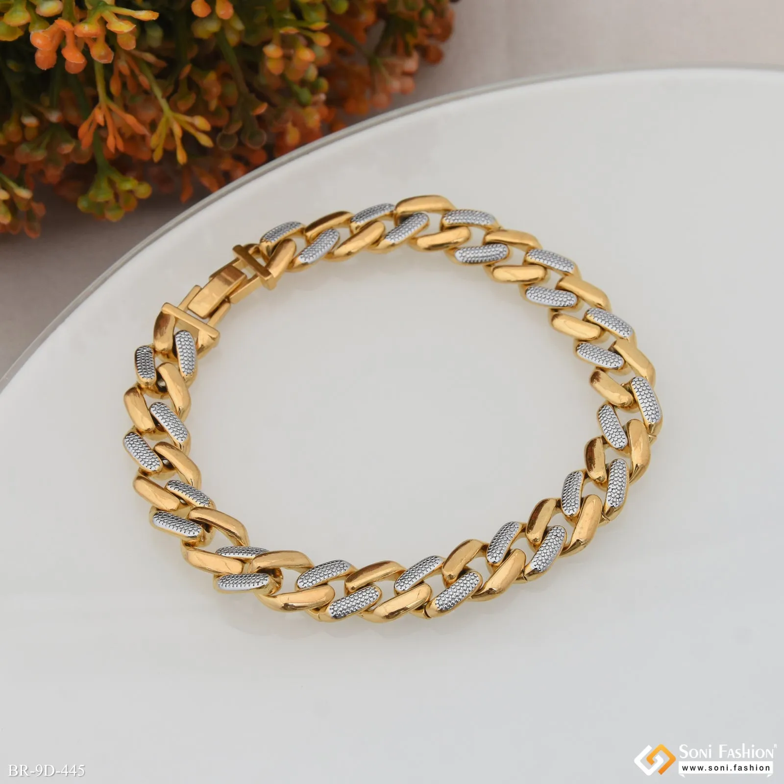 Fabulous Design Golden & Silver Color Bracelet for Men - Style D445