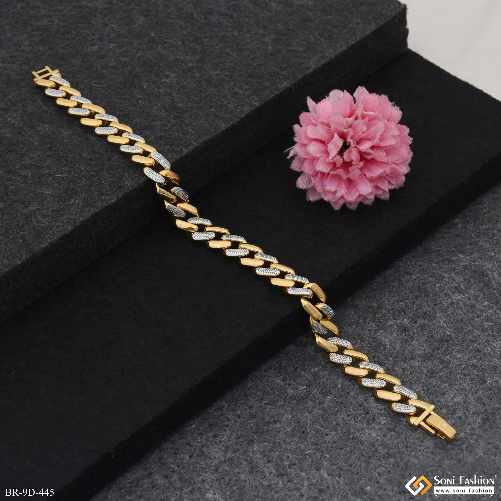 Fabulous Design Golden & Silver Color Bracelet for Men - Style D445