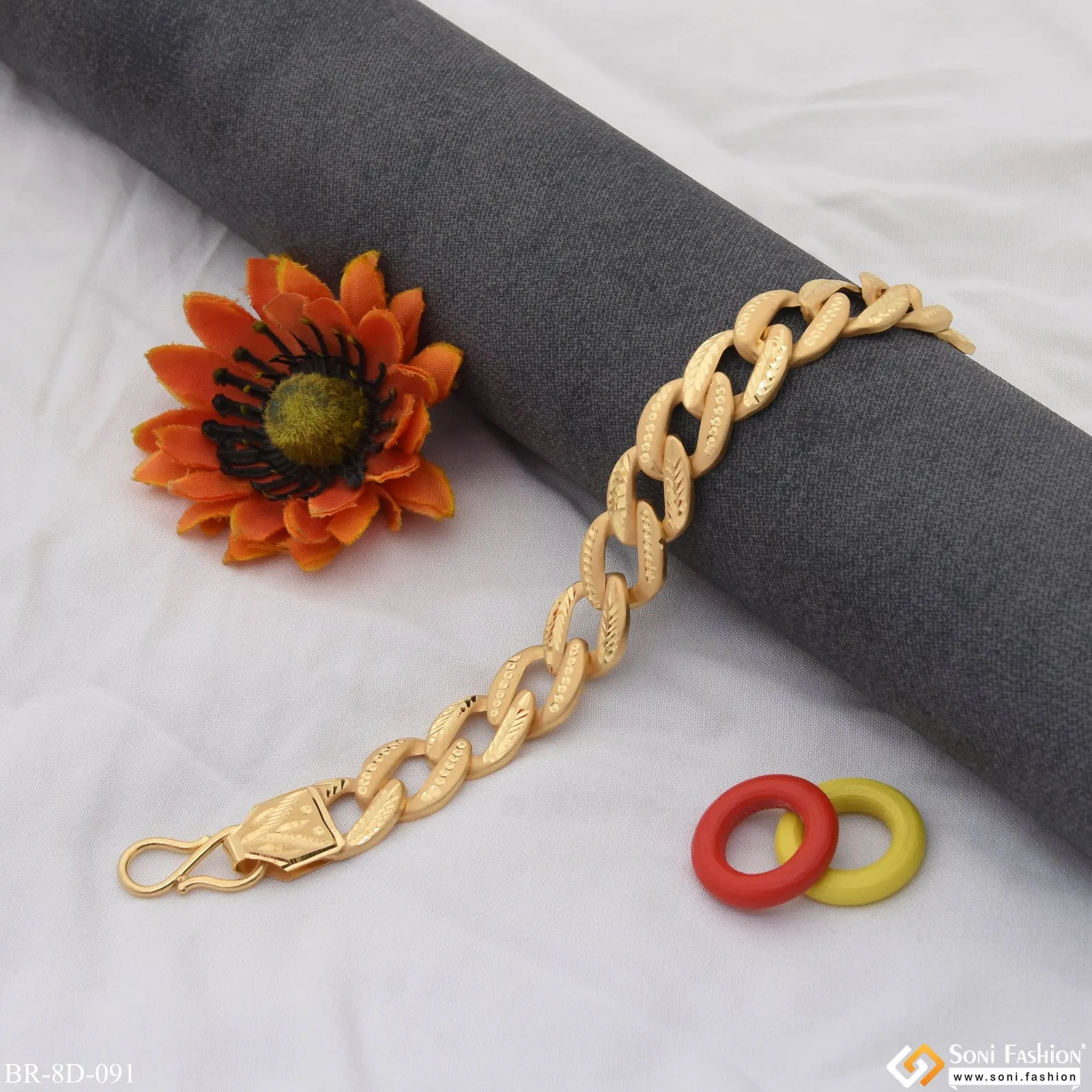 Fancy Design High-Quality Gold Plated Pokal Bracelet for Men - Style D091
