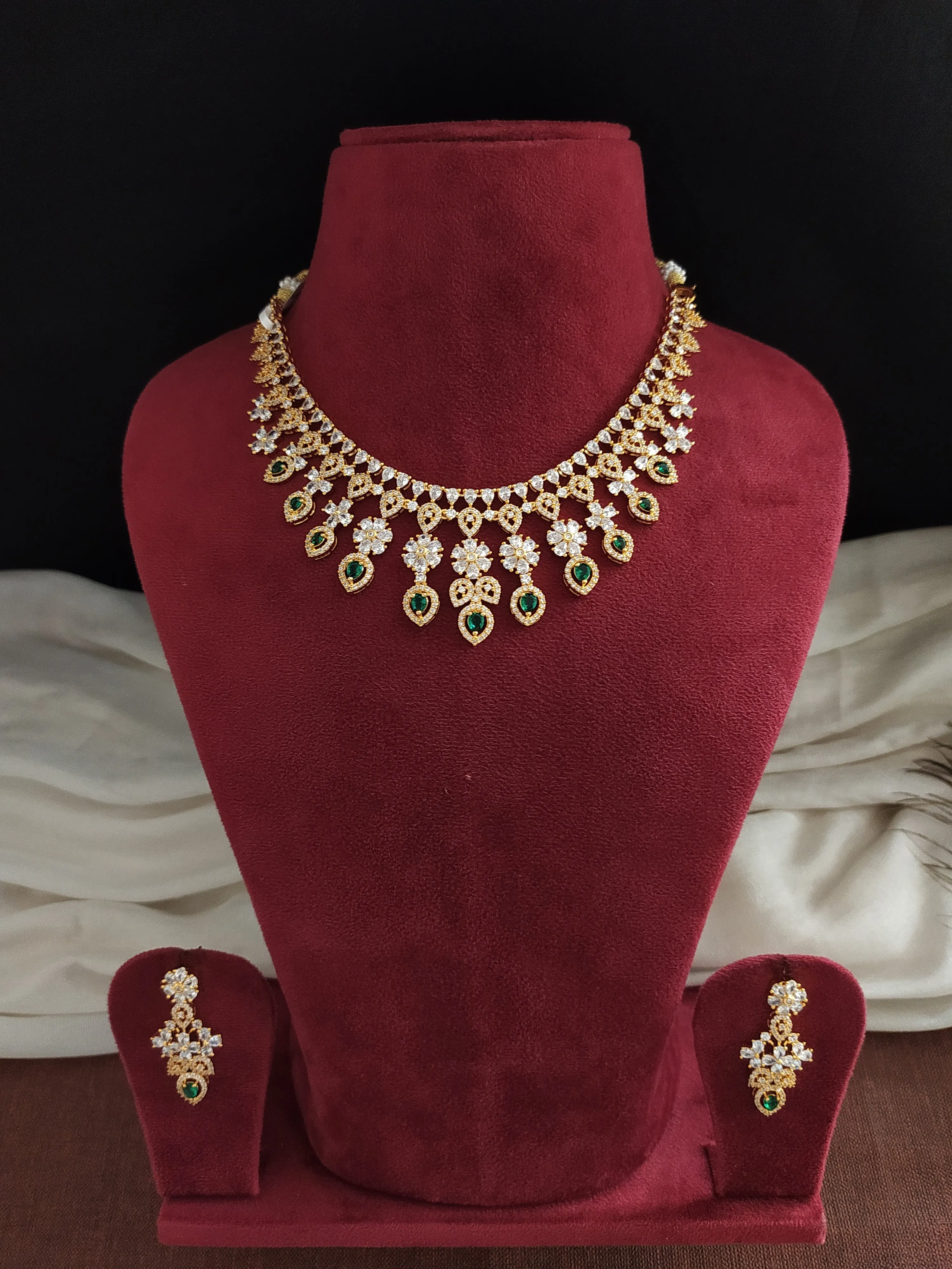 Floral Design Gold-plated Zircon Necklace Set