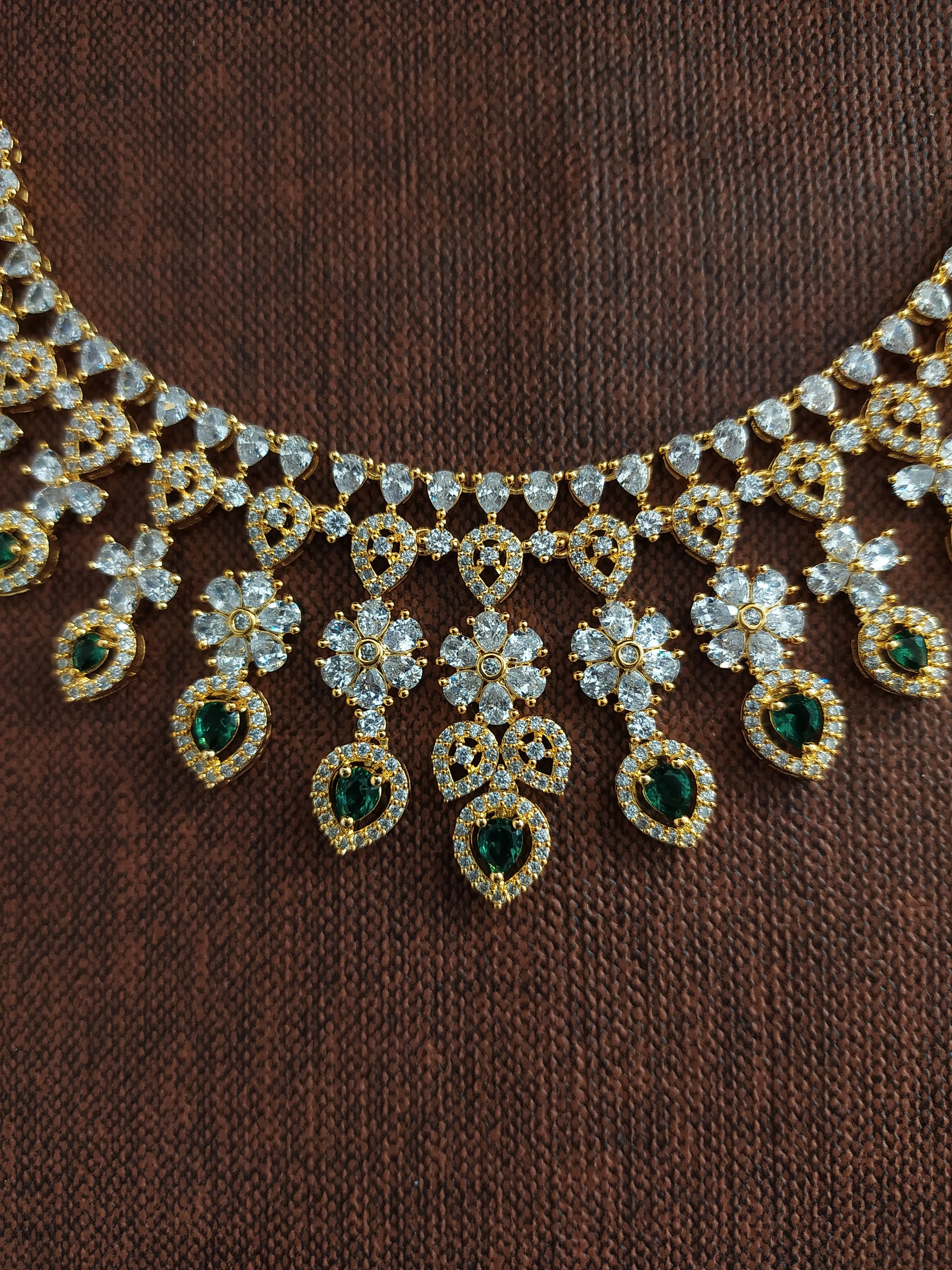Floral Design Gold-plated Zircon Necklace Set