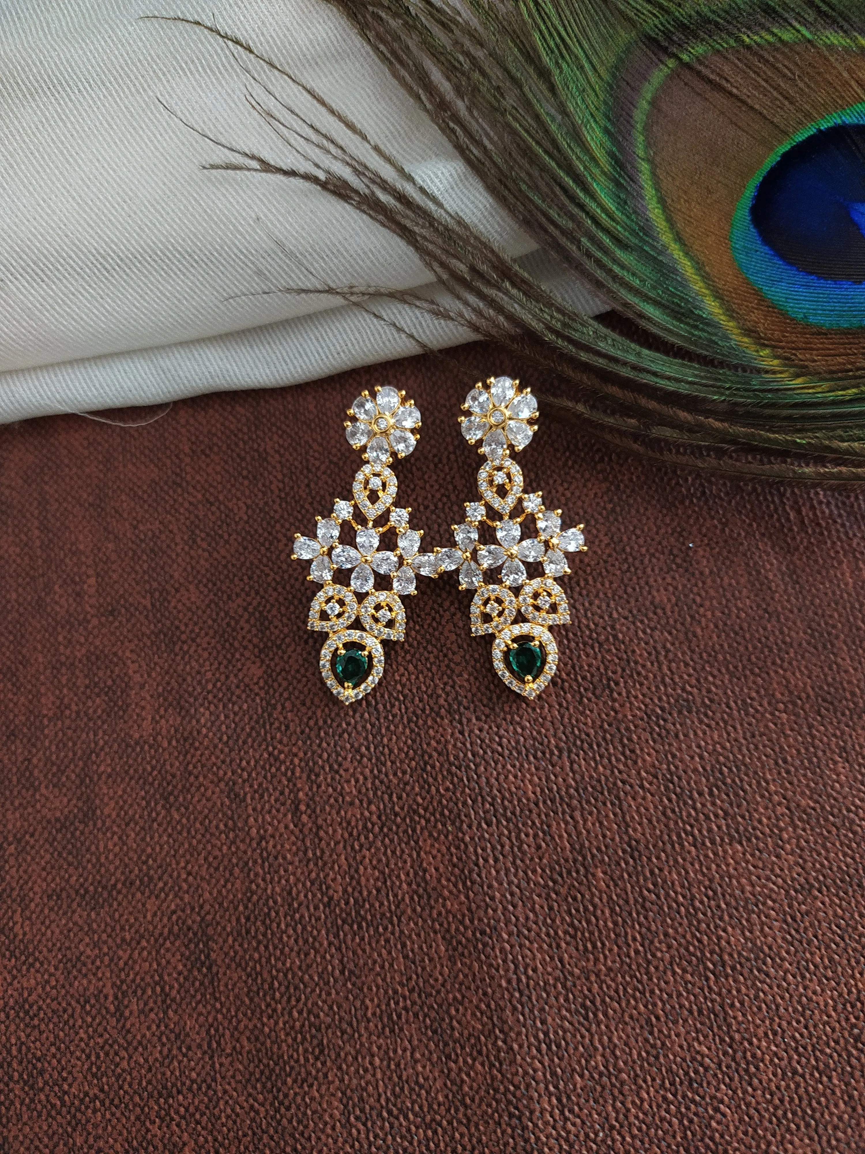 Floral Design Gold-plated Zircon Necklace Set