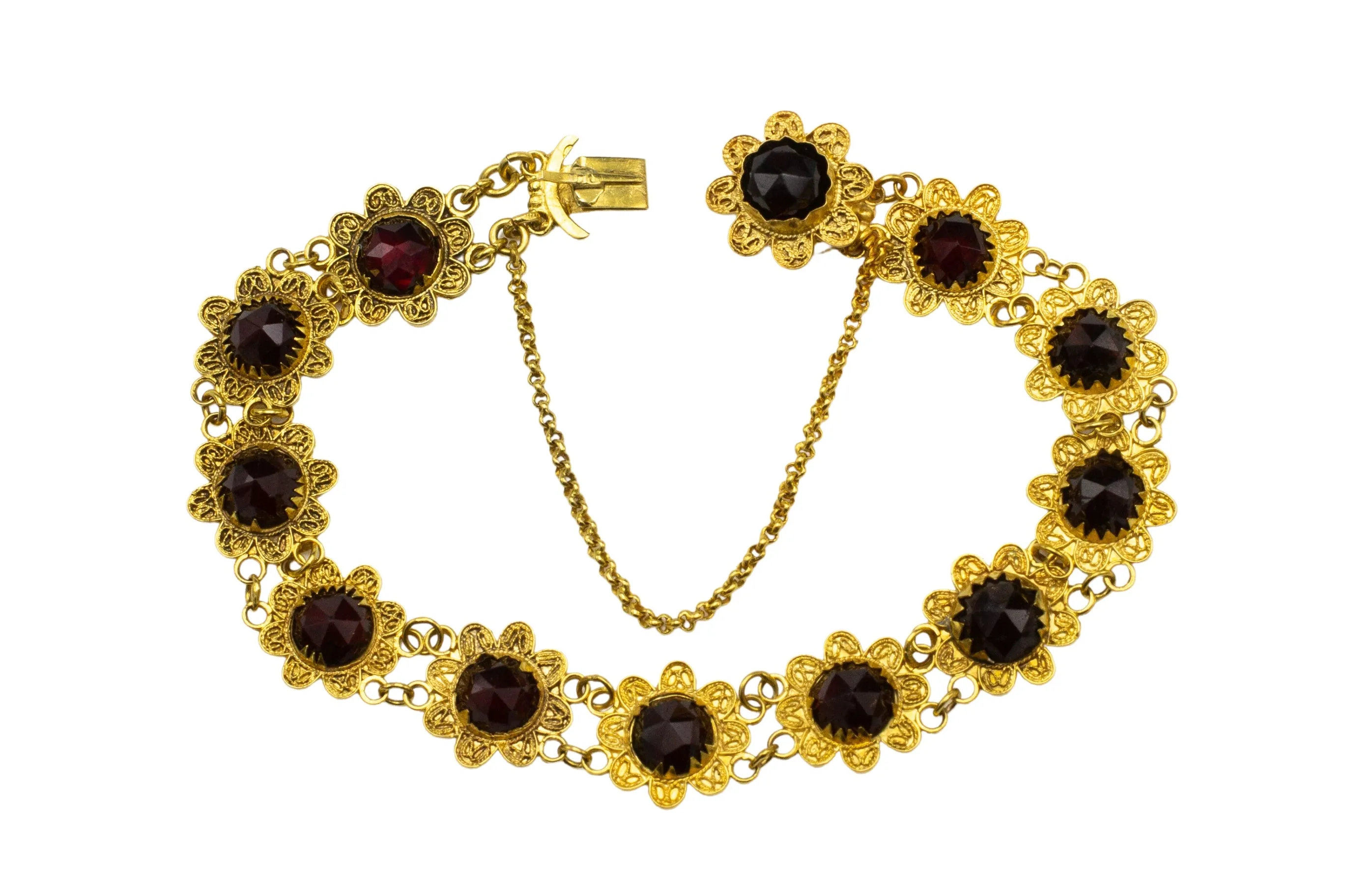 Garnet bracelet in 14 carat gold
