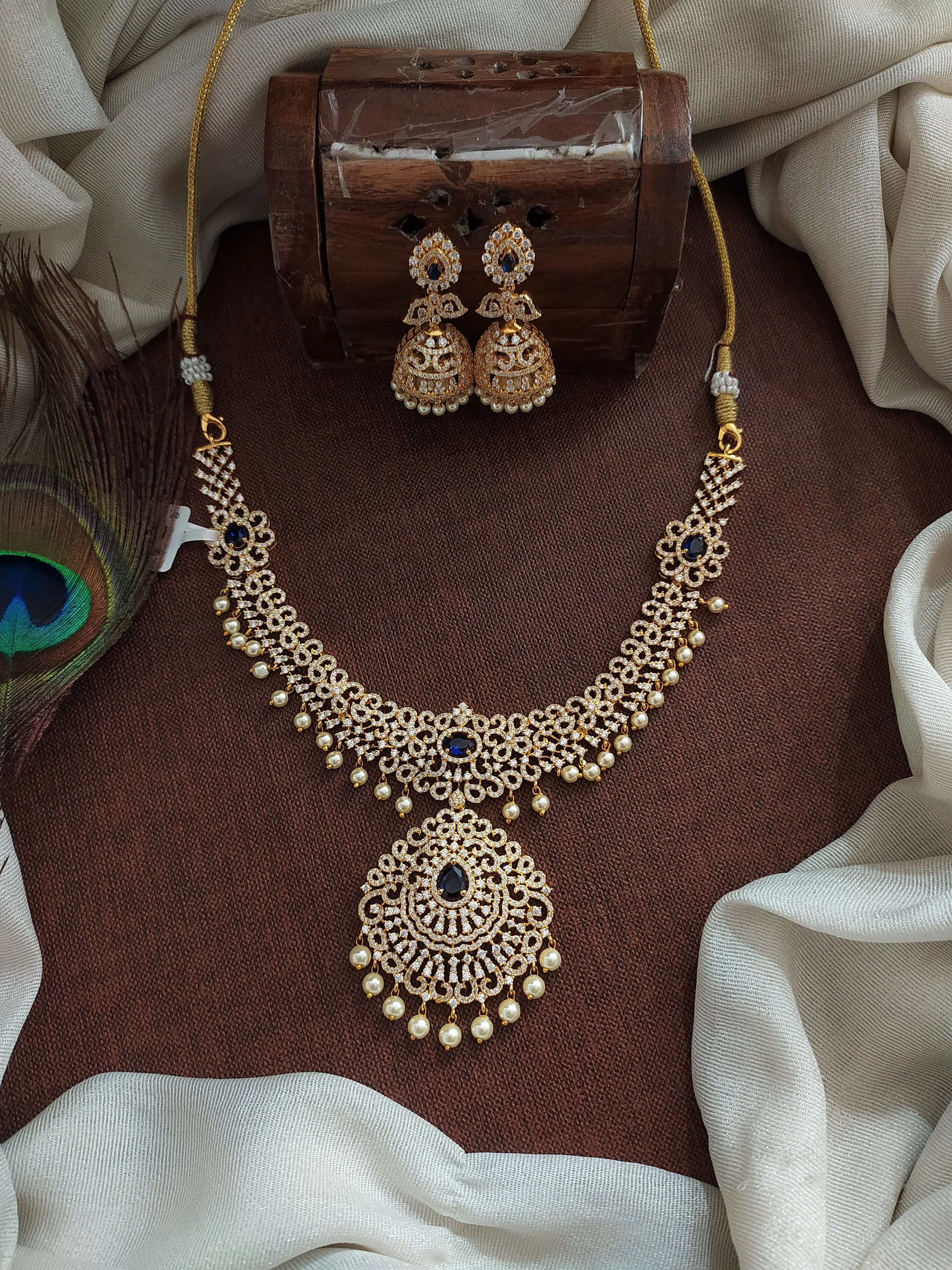 Gold Plated Floral Design Amazing Zircon Necklace Set