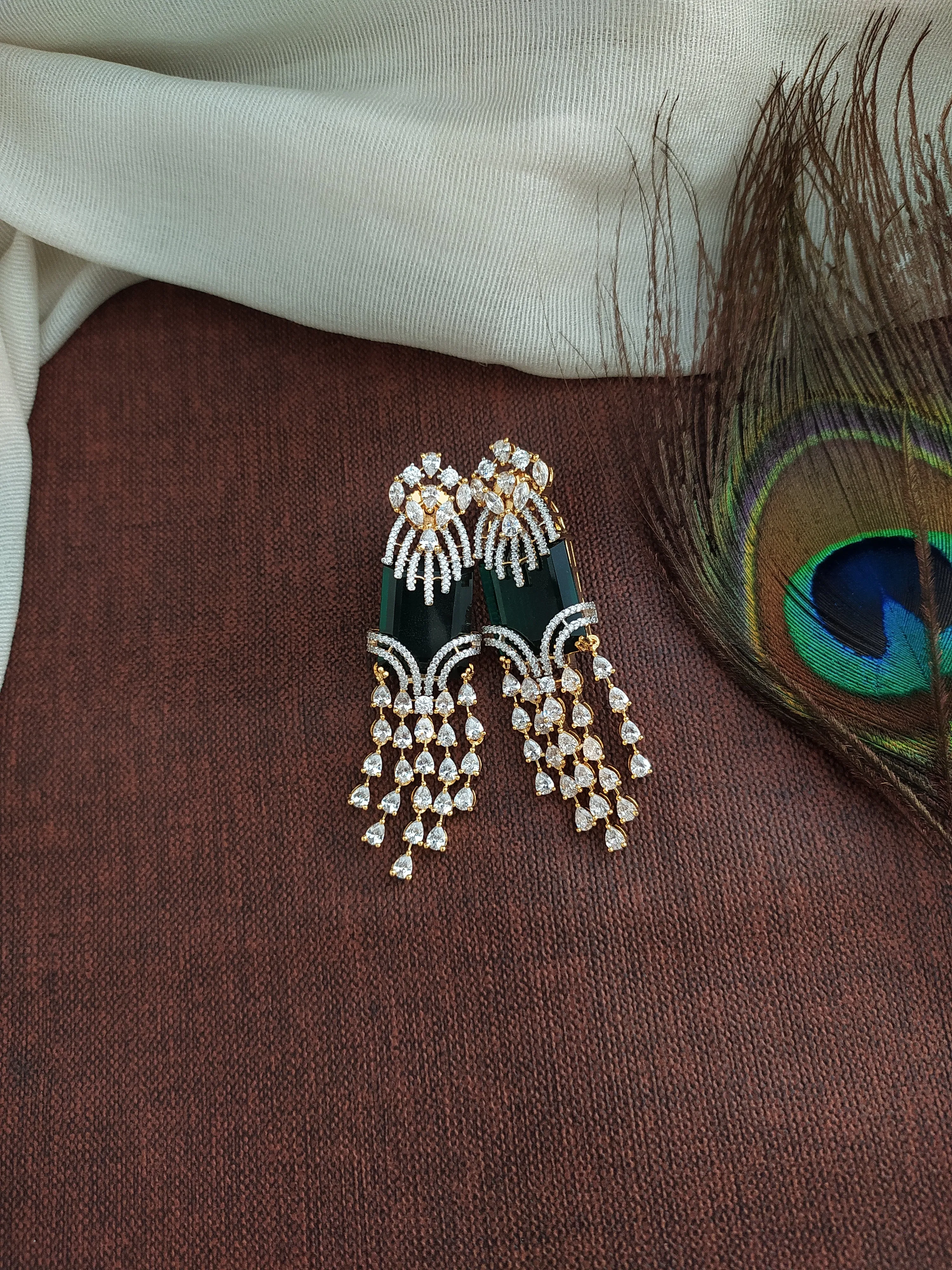 Gold-plated necklace Set with Dazzling Earrings – Available in Green and Blue