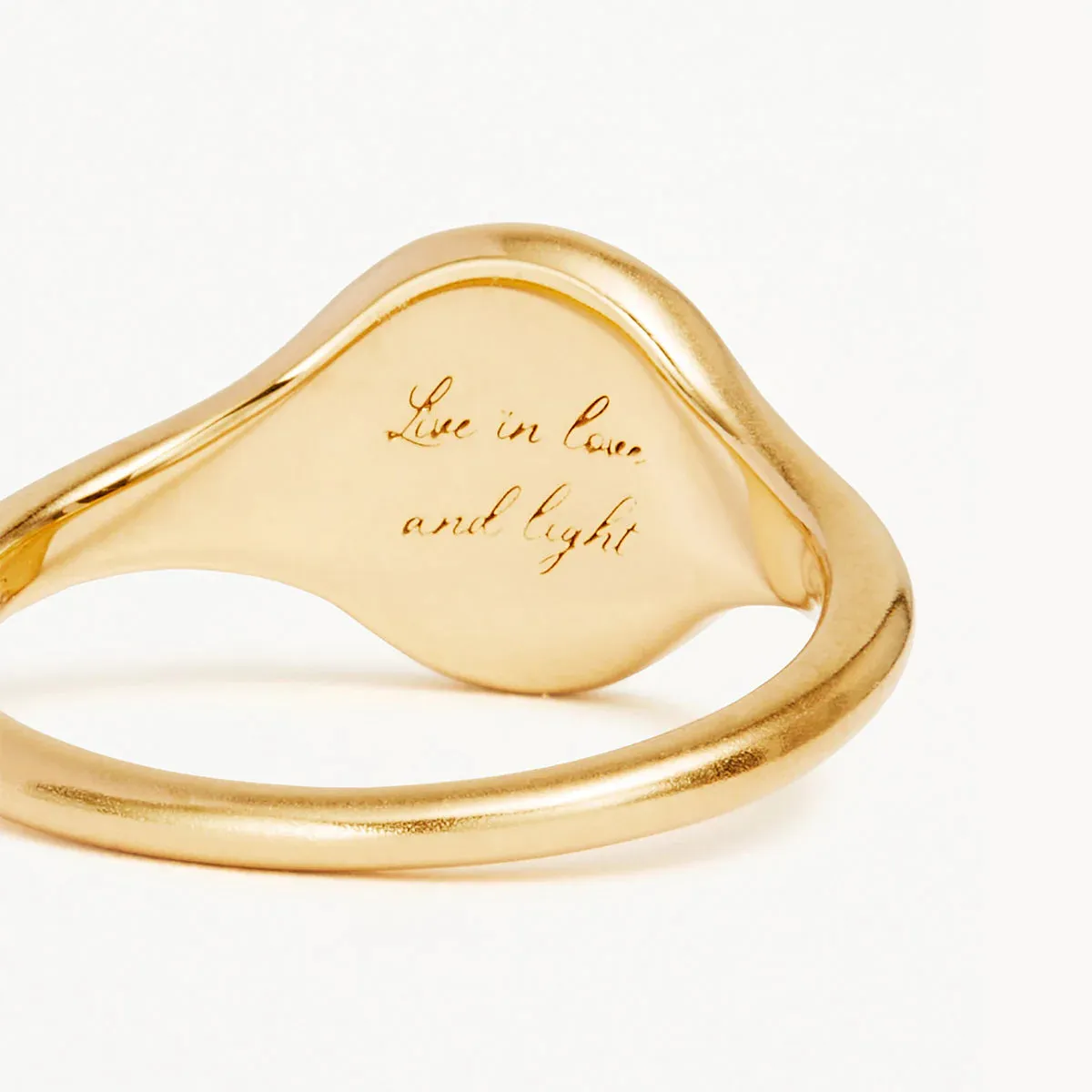 LIVE IN LOVE LOTUS SIGNET RING | Gold