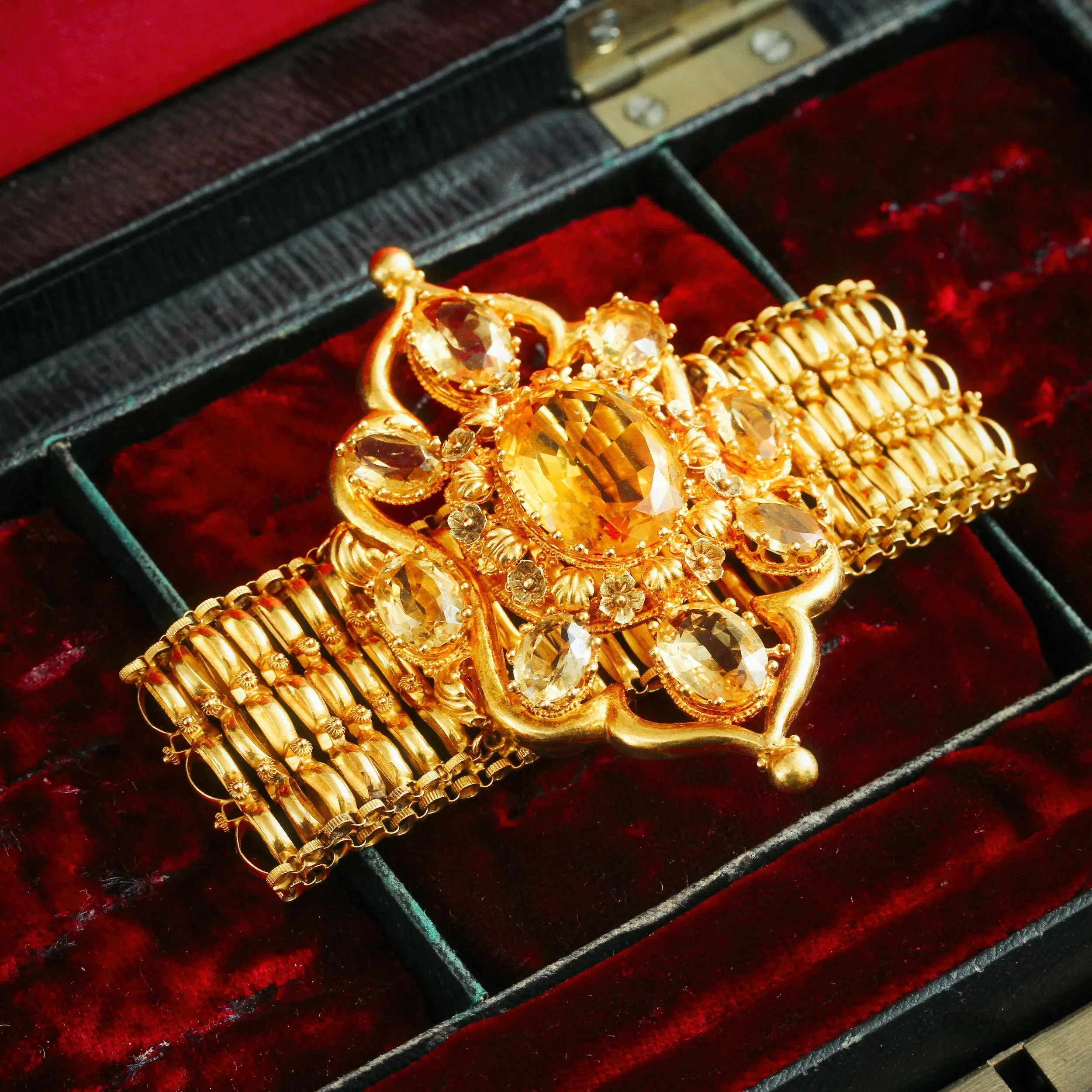 Magnificent and Rare Antique Continental 18ct Gold Citrine Bracelet