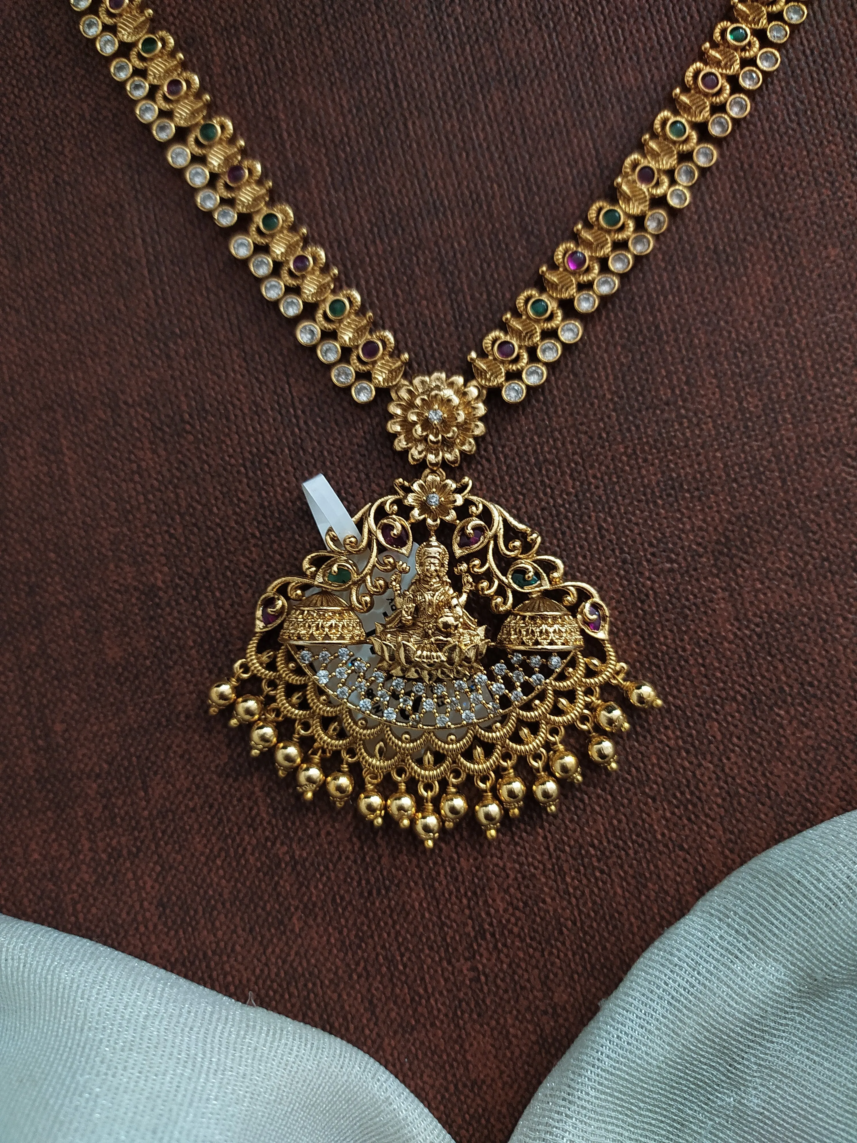 Simple Lakshmi Antique Necklace Set with Earrings