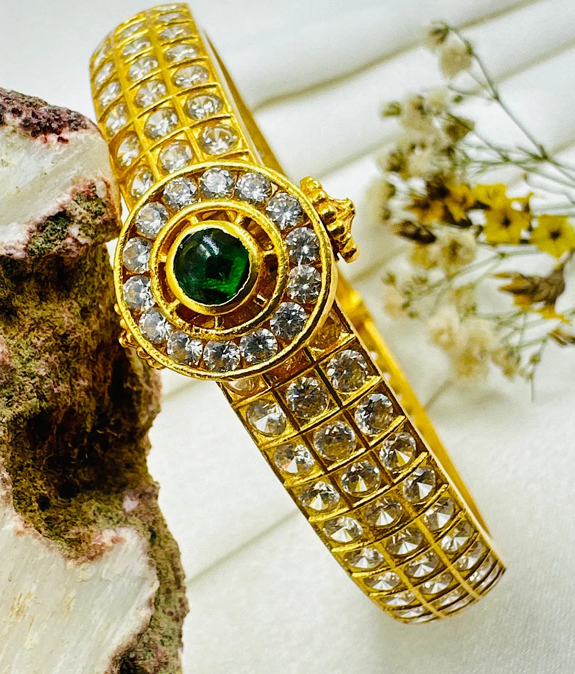 The Amruda Silver Zirconia Openable Kada Bracelet (White/Green/Size 2.4)