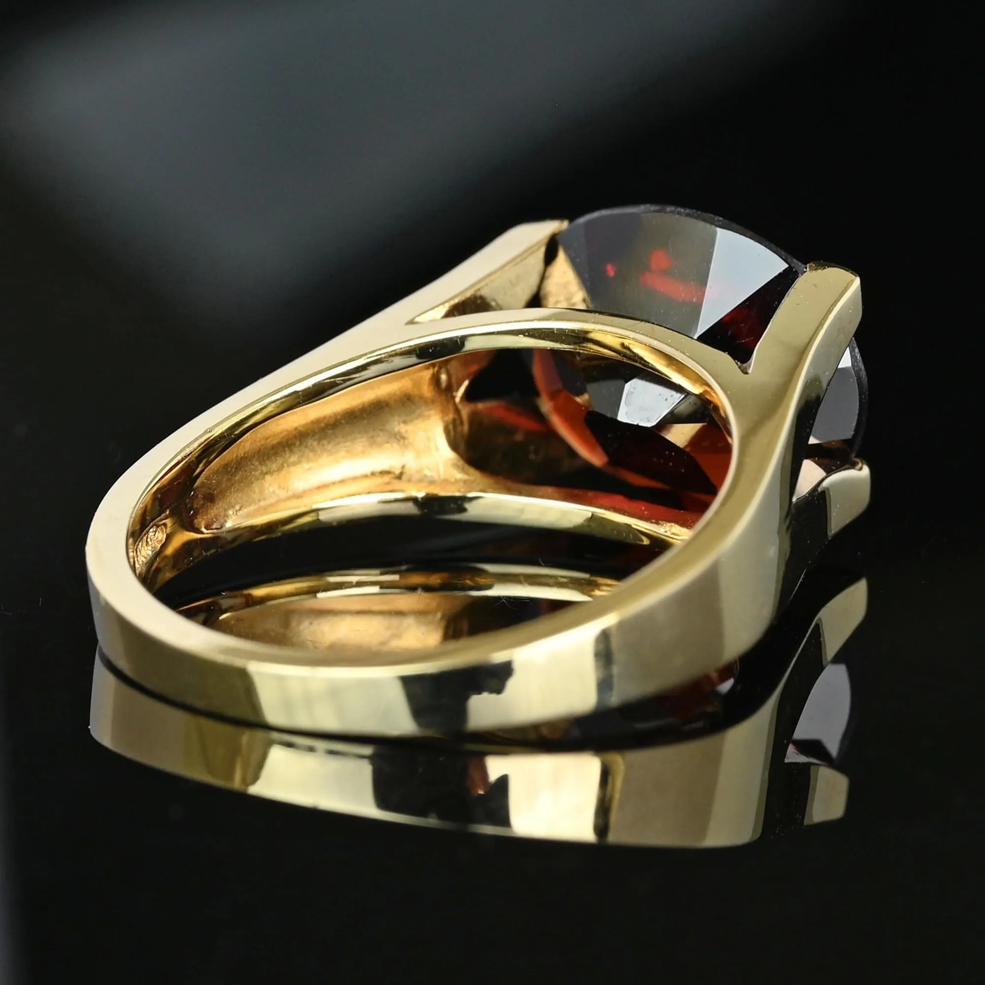 Vintage 10K Gold East West 6.25 CTW Garnet Ring, Signet Style