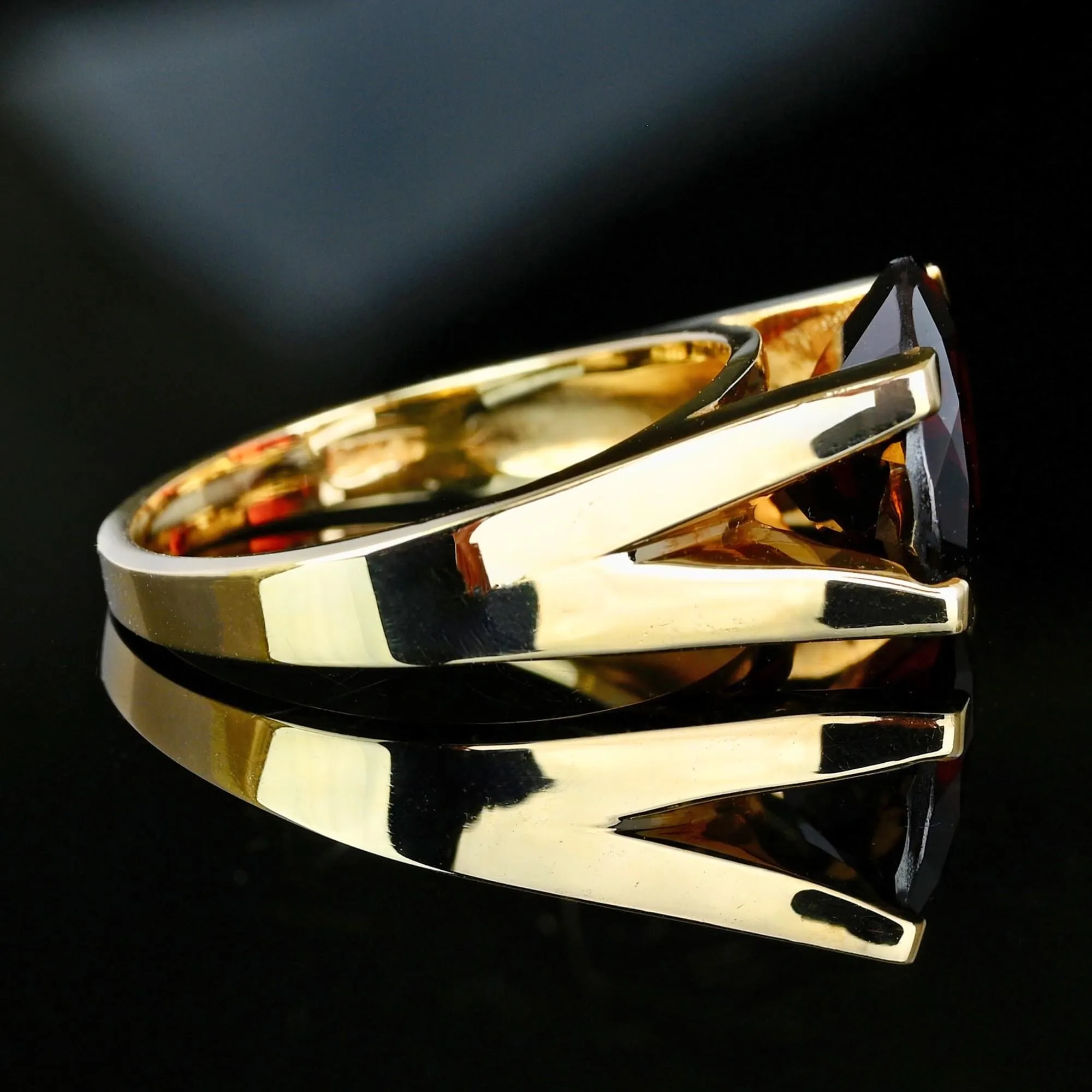 Vintage 10K Gold East West 6.25 CTW Garnet Ring, Signet Style